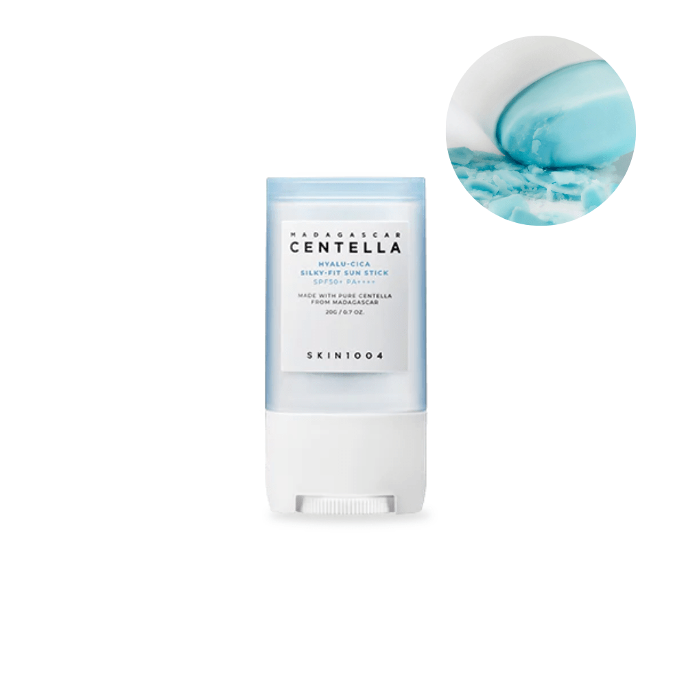Diseno-sin-titulo-2023-10-19T111637.383-min.png Bloqueador en barra Madagascar Centella Hyalu-Cica Silky-Fit Sun Stick SPF50 PA++++ de SKIN1004 - Imagen 1